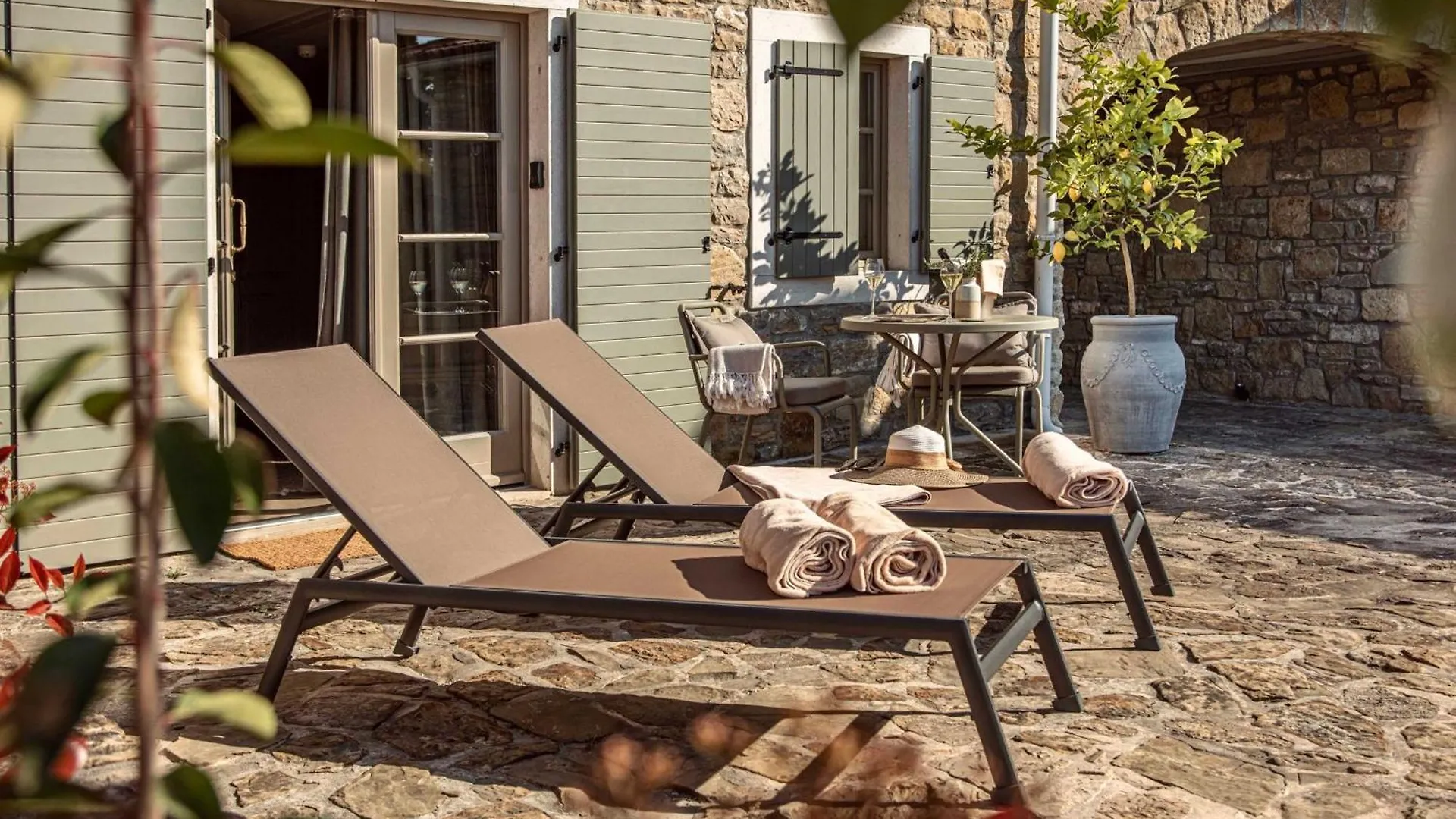 San Canzian Hotel & Residences - Small Luxury Hotels Of The World Buje 5*,