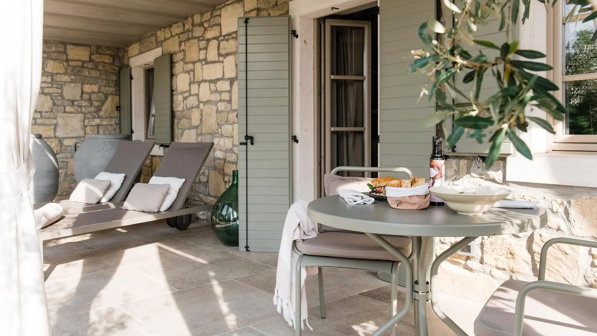 San Canzian Hotel & Residences - Small Luxury Hotels Of The World Buje 5*,